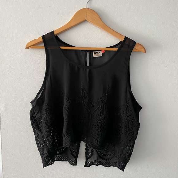 Sheer black tank top with lacy detailing - Picture 2 of 5